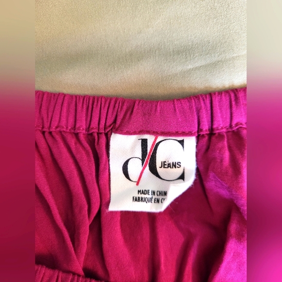 d/C jeans off the shoulder ruffle bottom 3/4 sleeve pink top size 2X - Picture 3 of 7